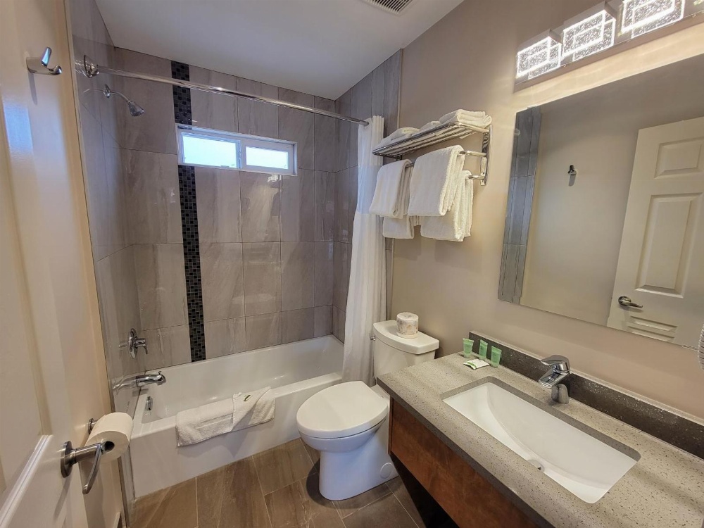 Sahara Courtyard Inn Osoyoos Main image