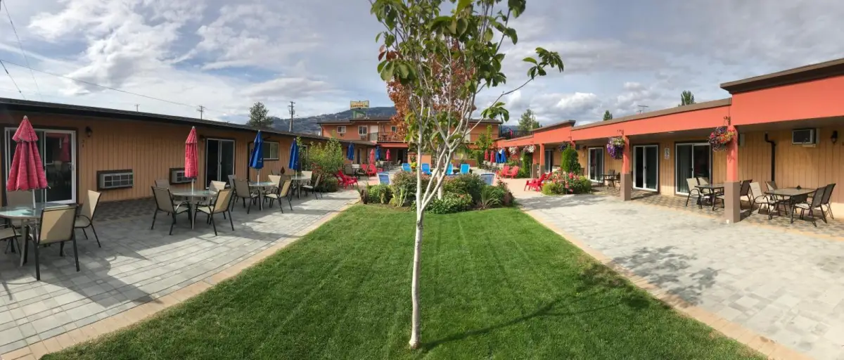 Sahara Courtyard Inn Osoyoos 6