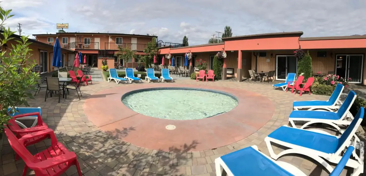 Sahara Courtyard Inn Osoyoos 7